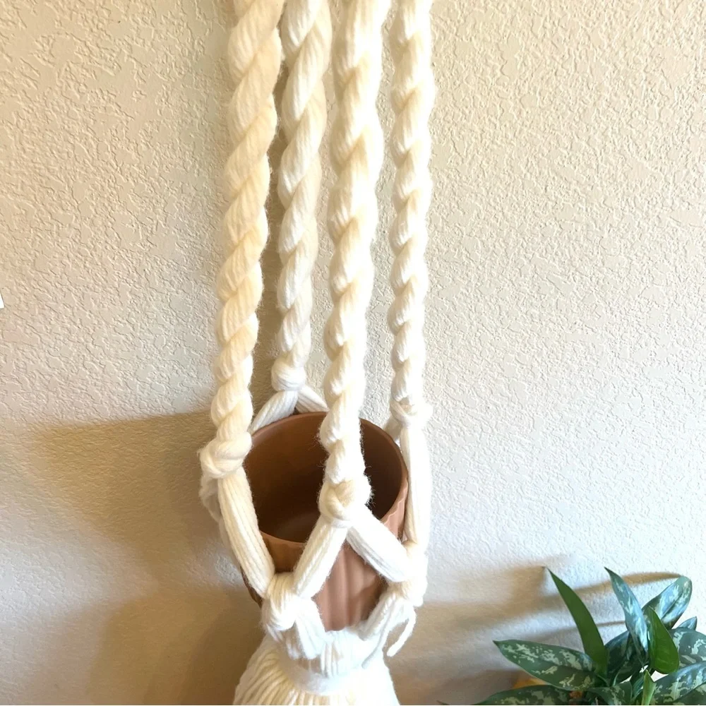 Vintage Handmade LARGE White Yarn Woven Macrame Hanging Plant Pot Holder Mid Mod